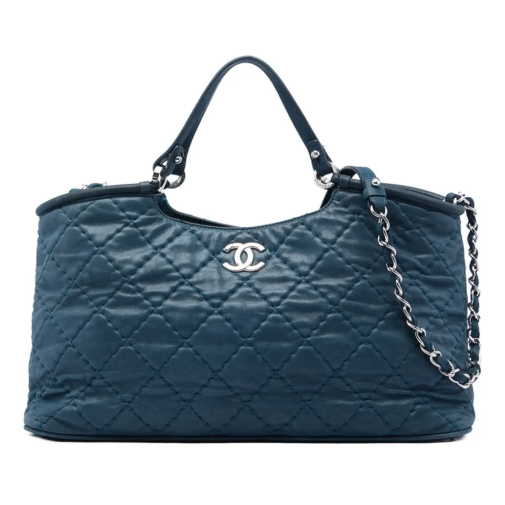Chanel Small Quilted Iridescent Calfskin Sea Hit Tote Blue Leather Very good - Front View