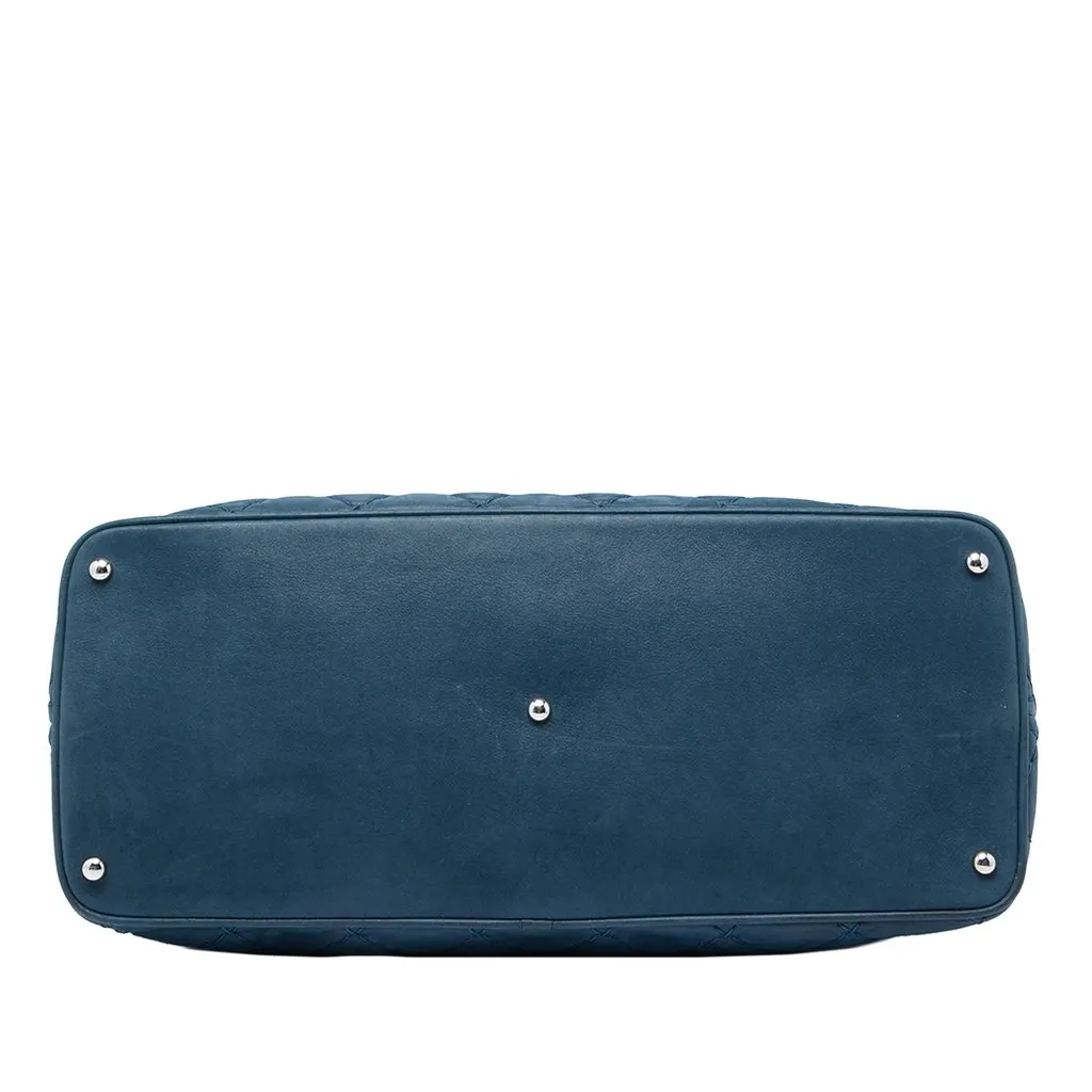 Chanel Small Quilted Iridescent Calfskin Sea Hit Tote Blue Leather Very good - Inside View