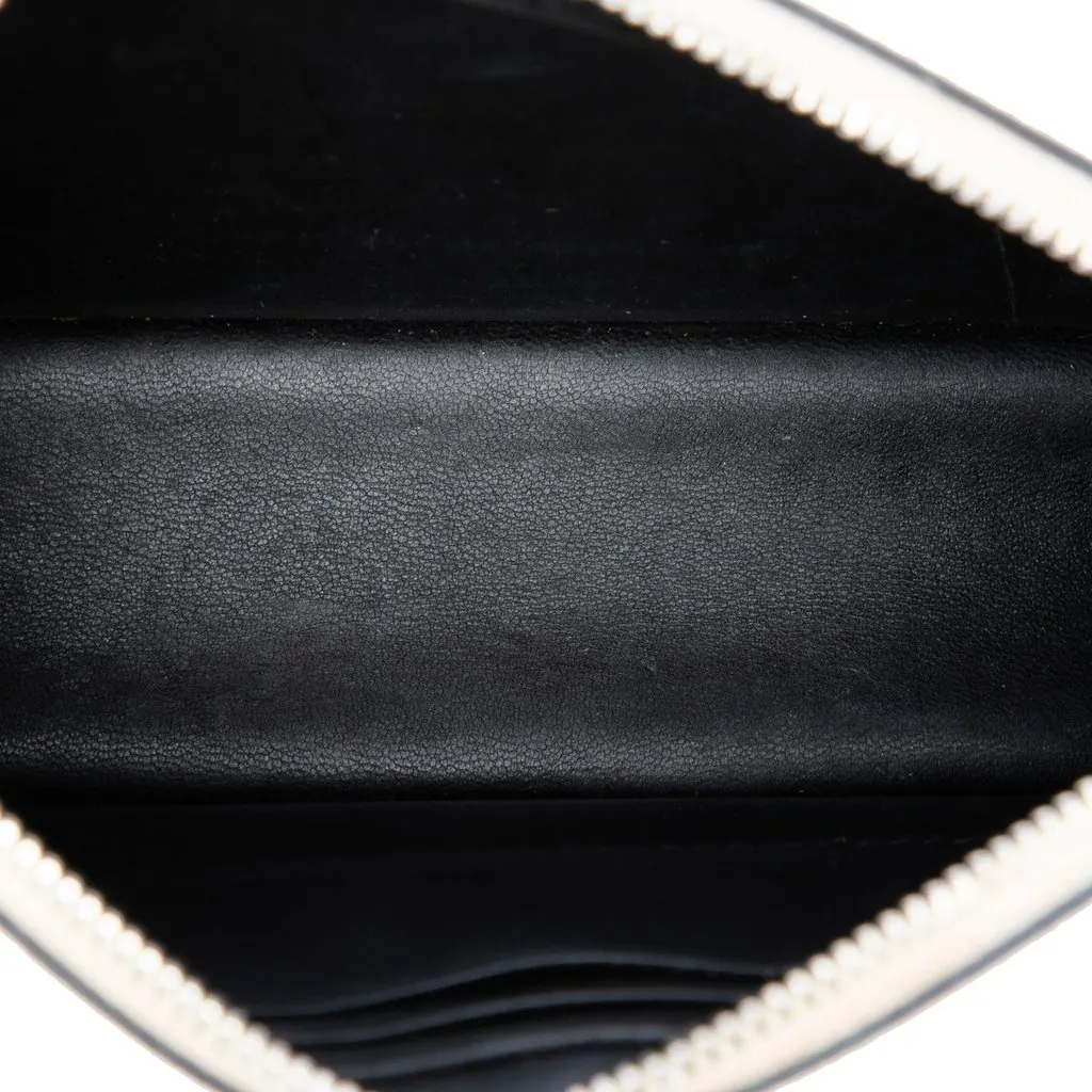 Prada Saffiano Shoulder Bag White Leather Very good - Model View