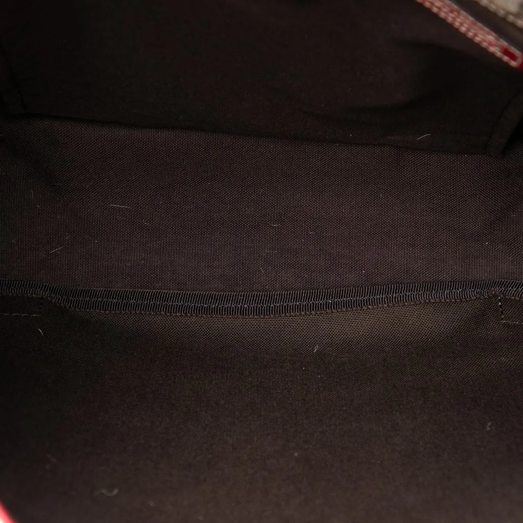 Gucci GG Supreme Web Crossbody Beige Very good - Model View