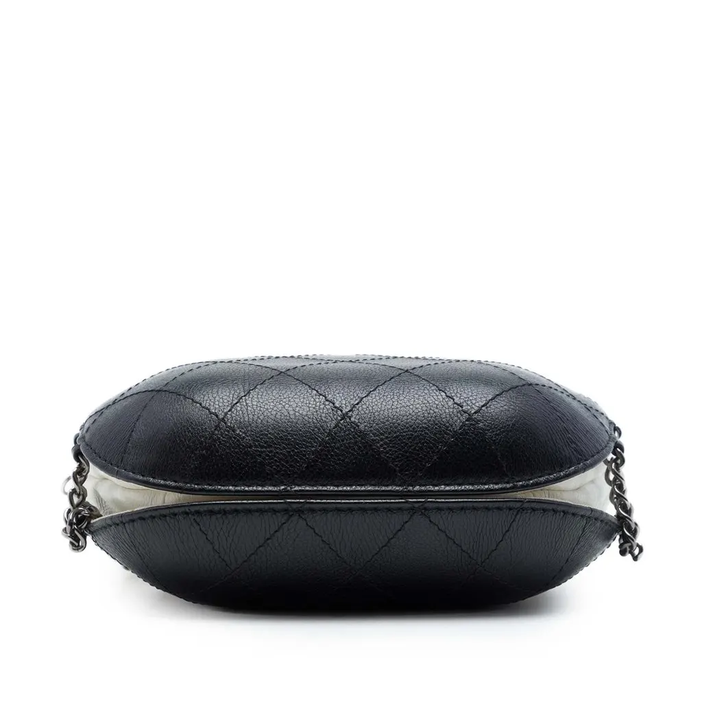 Chanel Small Bicolor Quilted Calfskin Gabrielle Bucket Bag White Leather Very good - Inside View