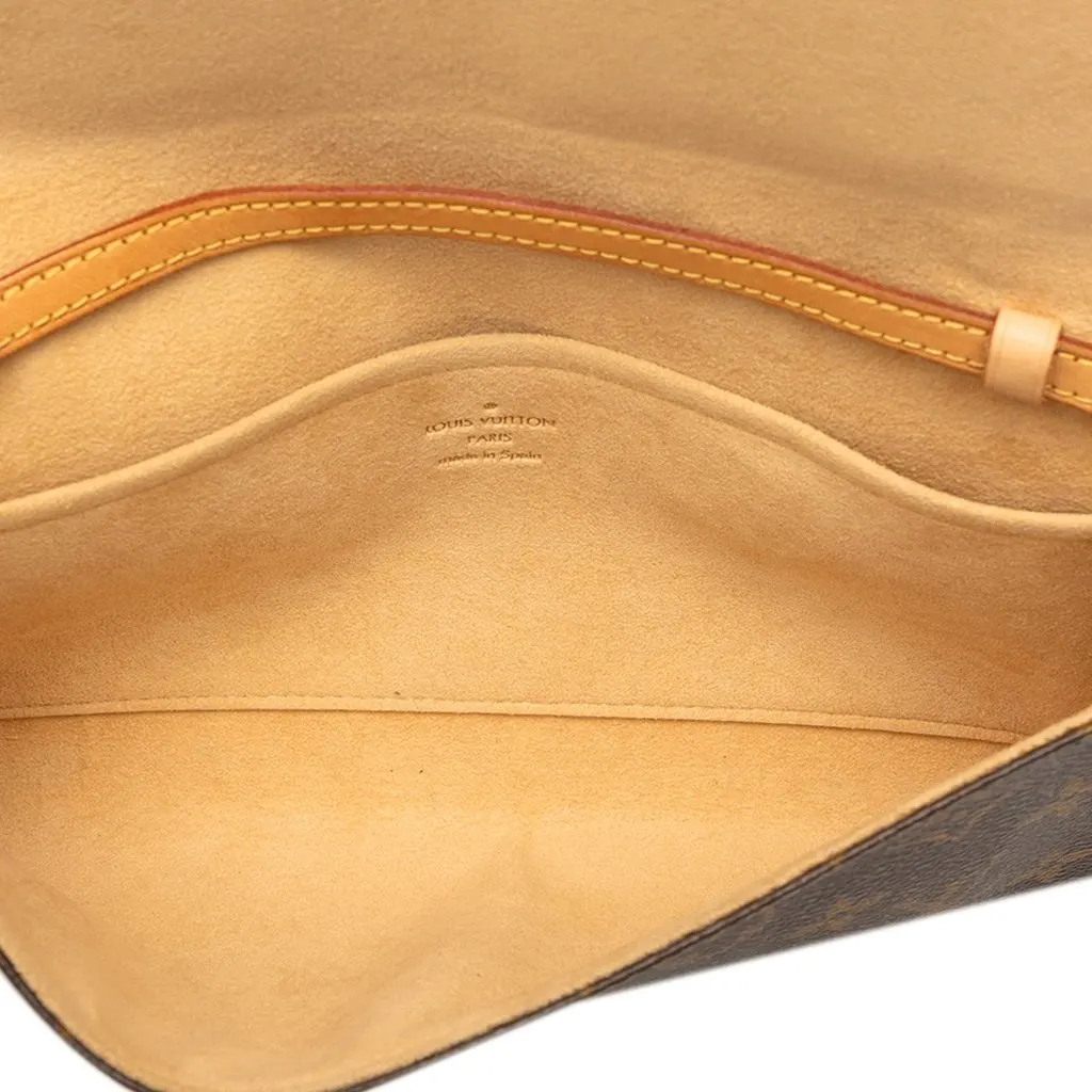 Louis Vuitton Monogram Pochette Twin GM Brown Very good - Model View
