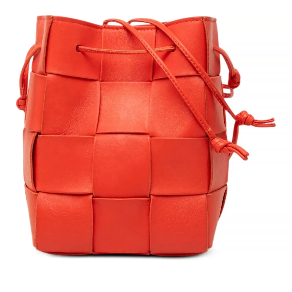 Bottega Veneta Small Nappa Maxi Intrecciato Cassette Bucket Bag Red Leather Good - Front View