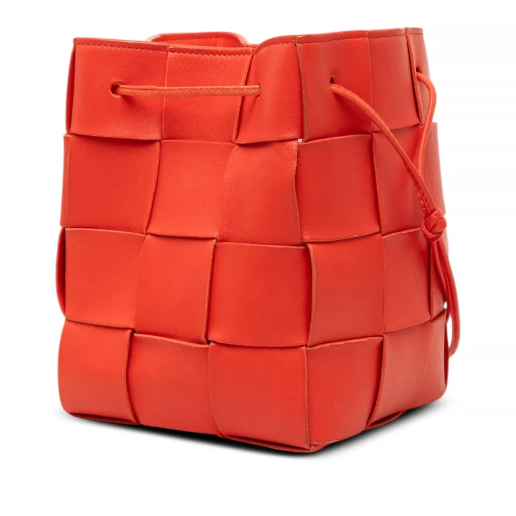 Bottega Veneta Small Nappa Maxi Intrecciato Cassette Bucket Bag Red Leather Good - Back View