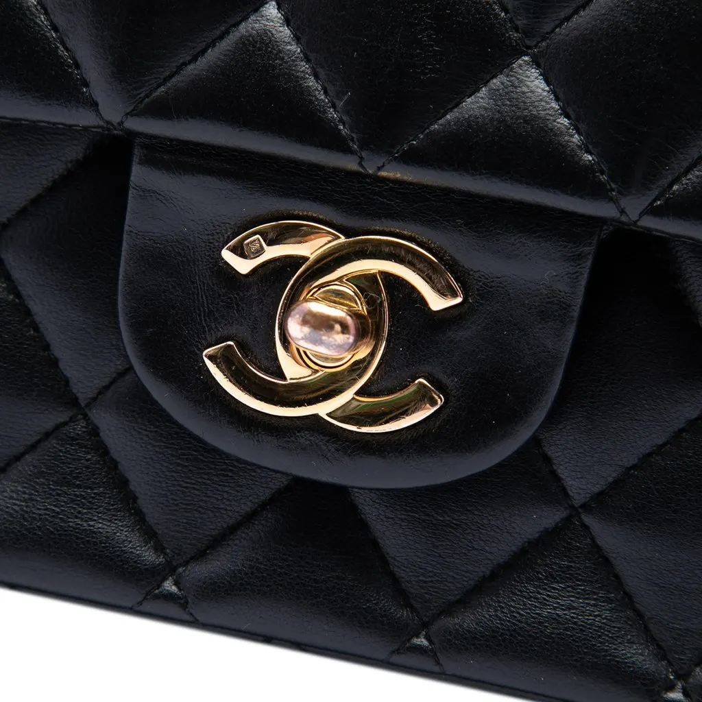 Chanel Medium Classic Lambskin Double Flap Black Leather Very good - Box View