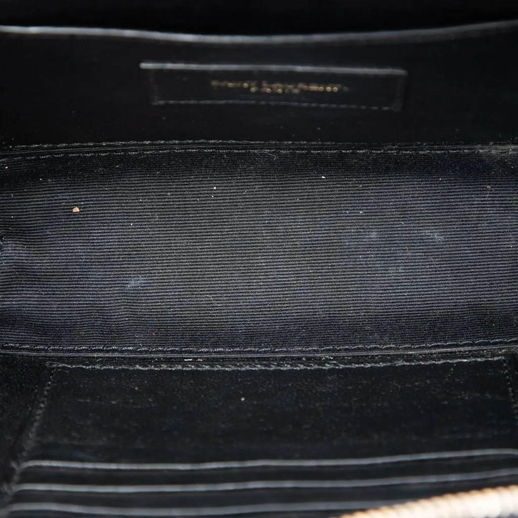 Saint Laurent Matelasse Patent Monogram Vicky Belt Bag Black Leather Very good - Model View