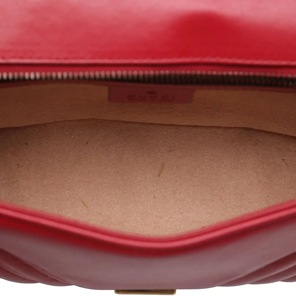 Gucci Medium GG Marmont Matelasse Calfskin Shoulder Bag Red Leather Good - Model View