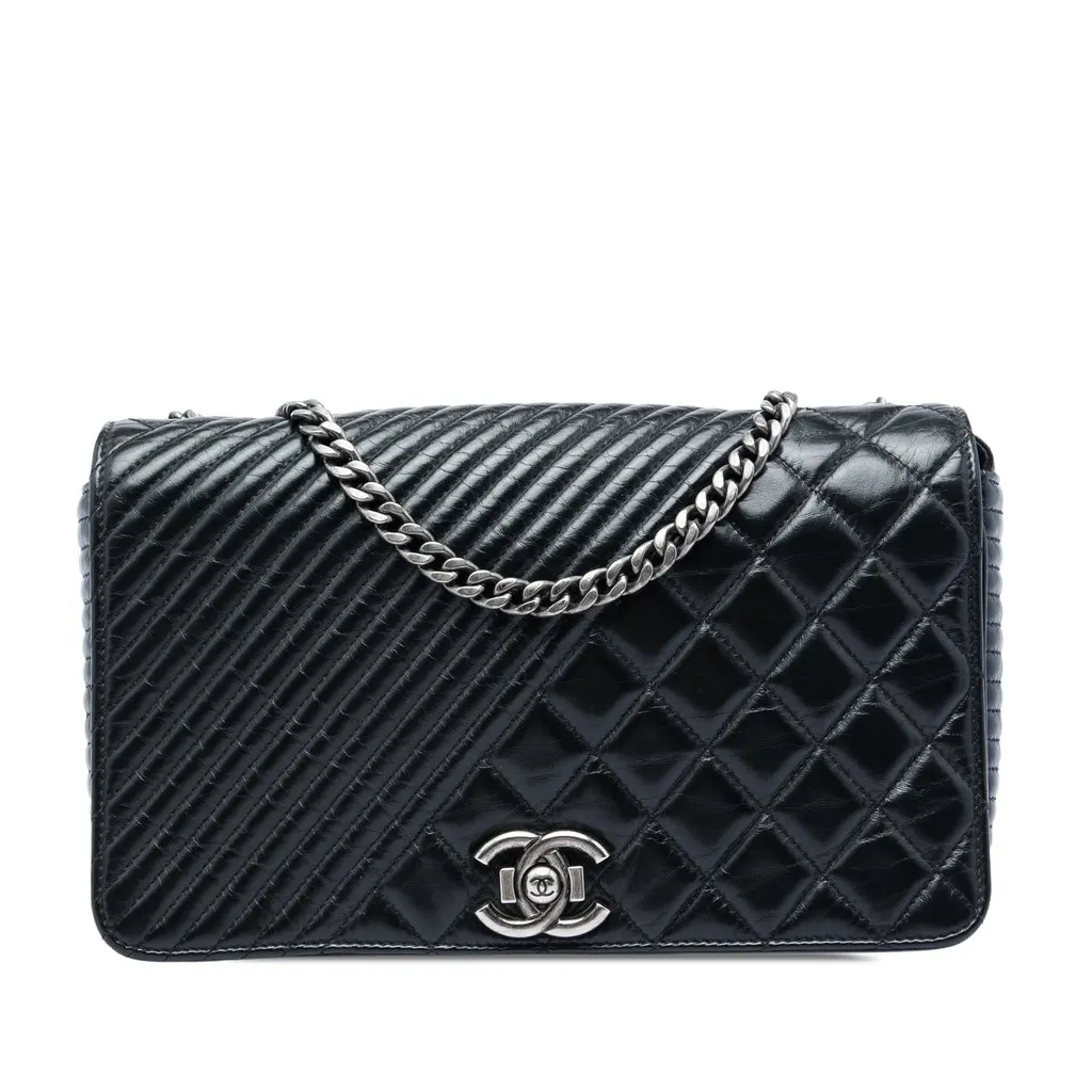 Chanel Medium Quilted Aged Calfskin Coco Boy Flap Black Leather Very good - Front View