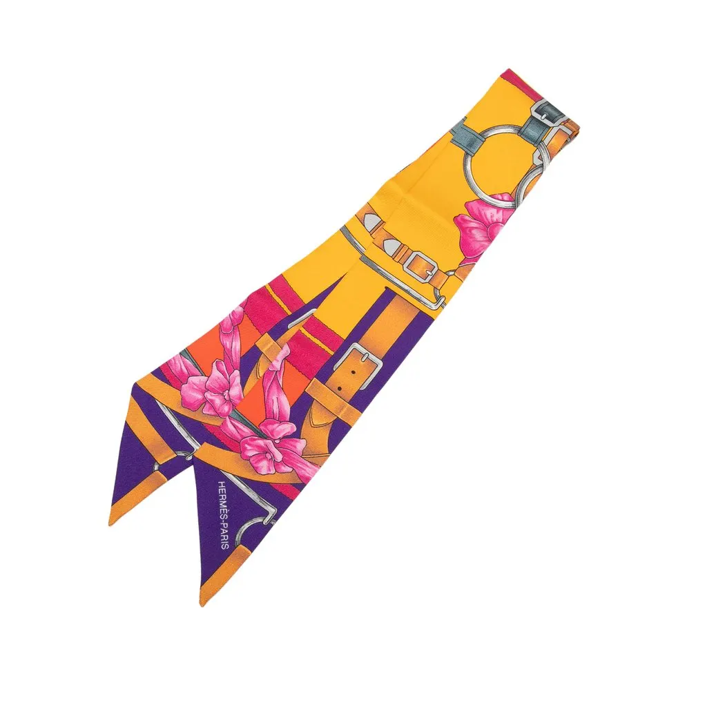 Hermès Grand Manege Fleuri Silk Twilly Scarf Yellow Silk Never worn - Front View