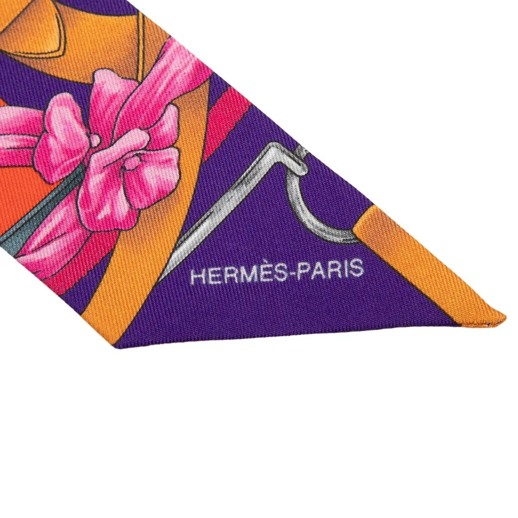 Hermès Grand Manege Fleuri Silk Twilly Scarf Yellow Silk Never worn - Back View