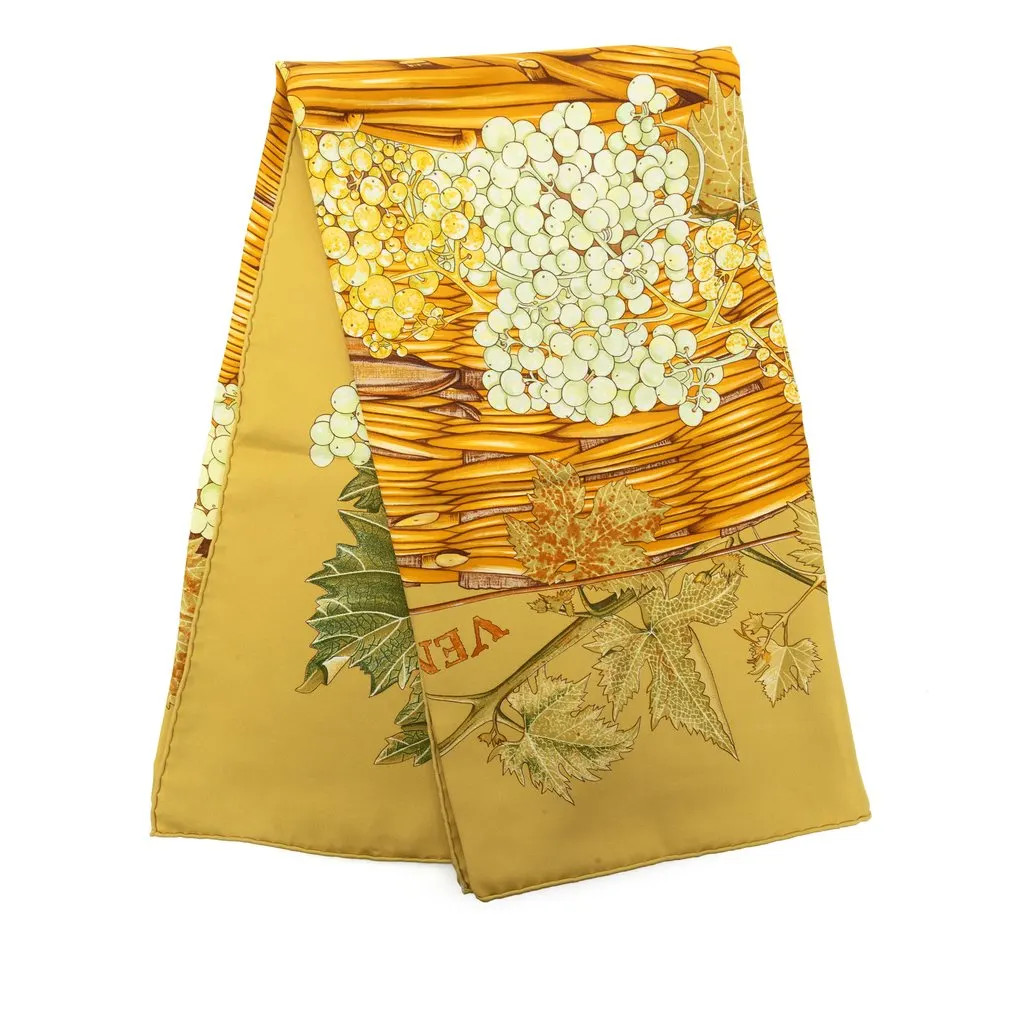 Hermès Vendanges Silk Scarf 90 Gold Never worn - Front View
