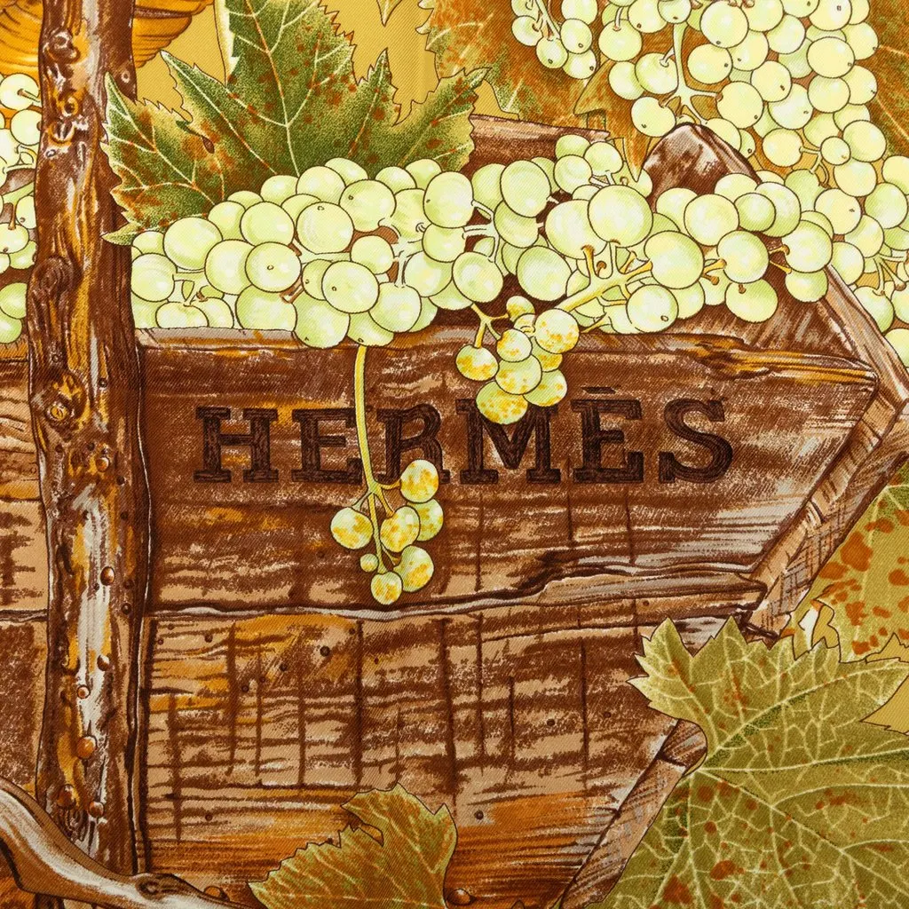 Hermès Vendanges Silk Scarf 90 Gold Never worn - Box View