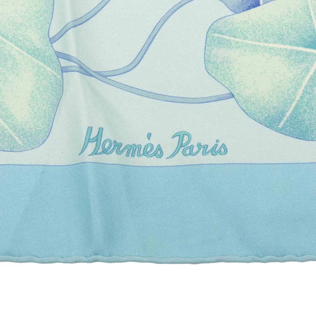 Hermès Les Capucines Silk Scarf 90 Blue Silk Very good - Model View