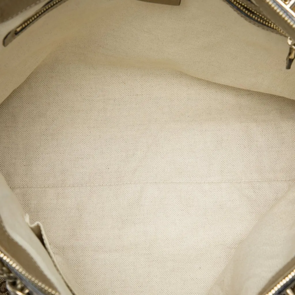 Gucci GG Canvas Bella Satchel Beige Very good - Model View
