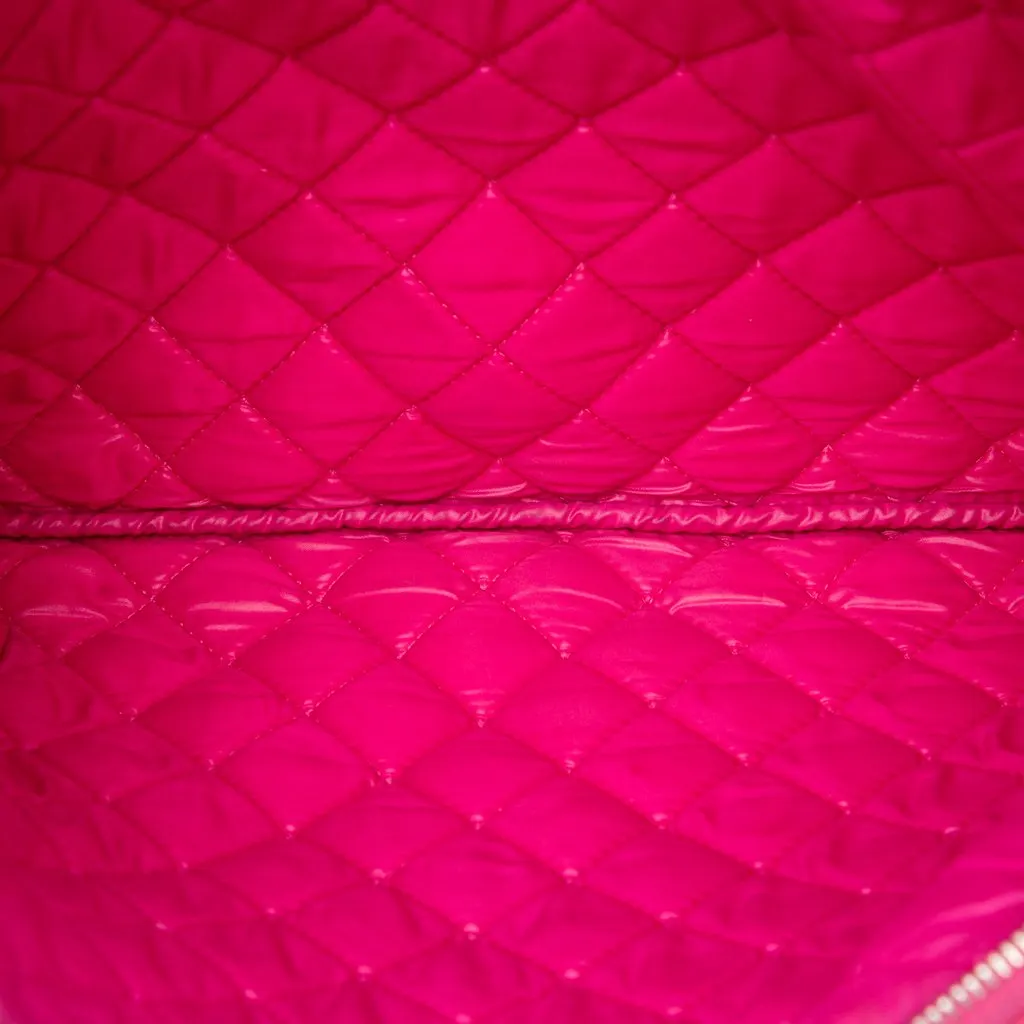 Chanel Large Quilted Caviar O Case Clutch Pink Leather Very good - Model View