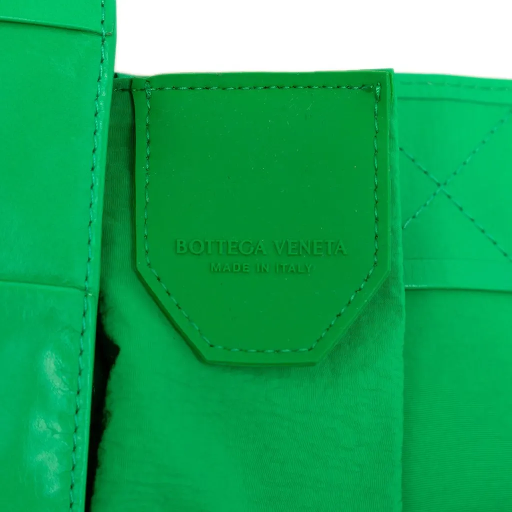 Bottega Veneta Mini Paper Calfskin Intrecciato Cassette Belt Bag Green Leather Very good - Box View