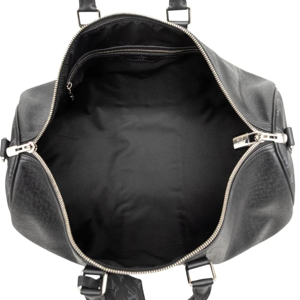 Louis Vuitton Taiga Keepall Bandouliere 50 Black Leather Very good - Model View