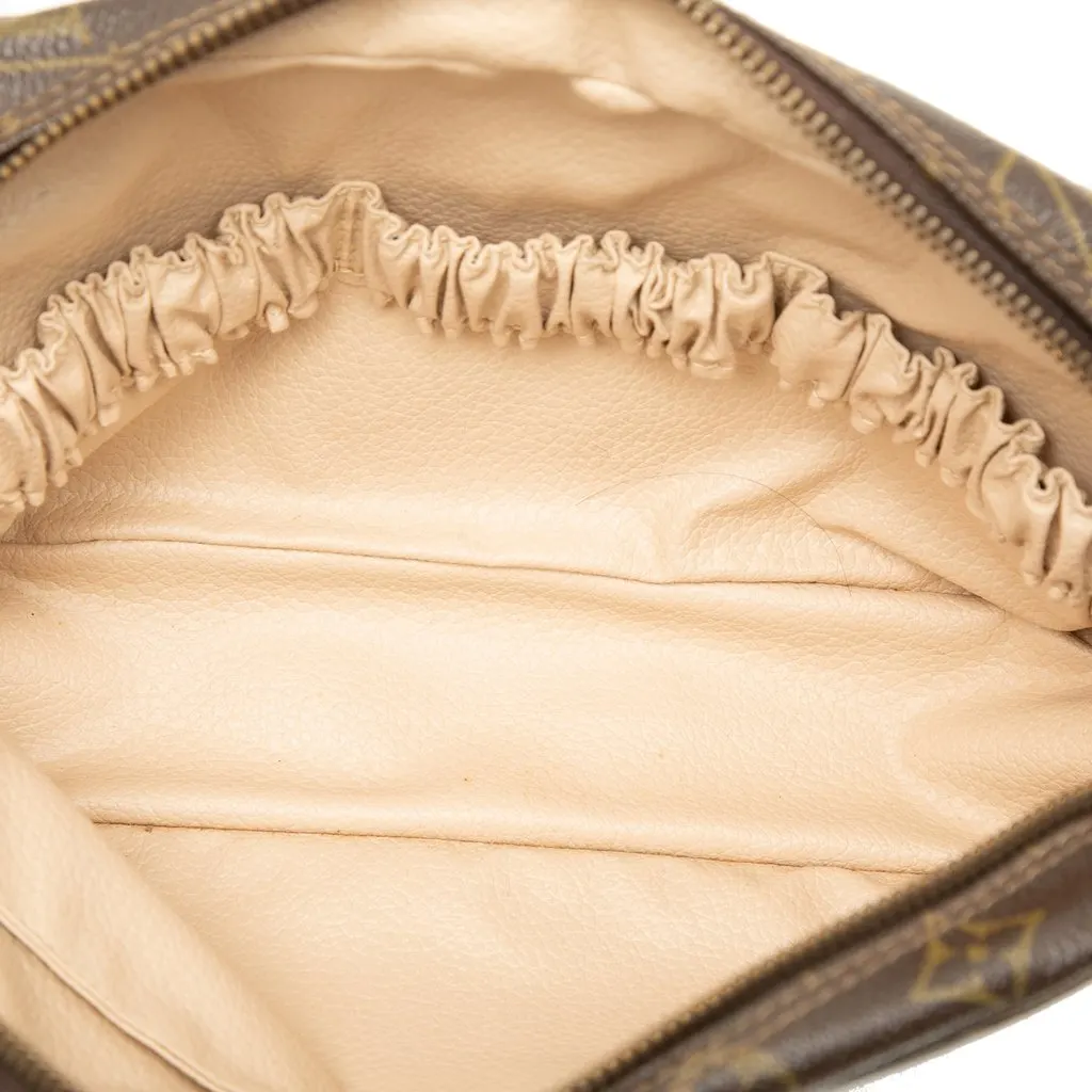 Louis Vuitton Monogram Trousse Toilette 23 Brown Very good - Model View