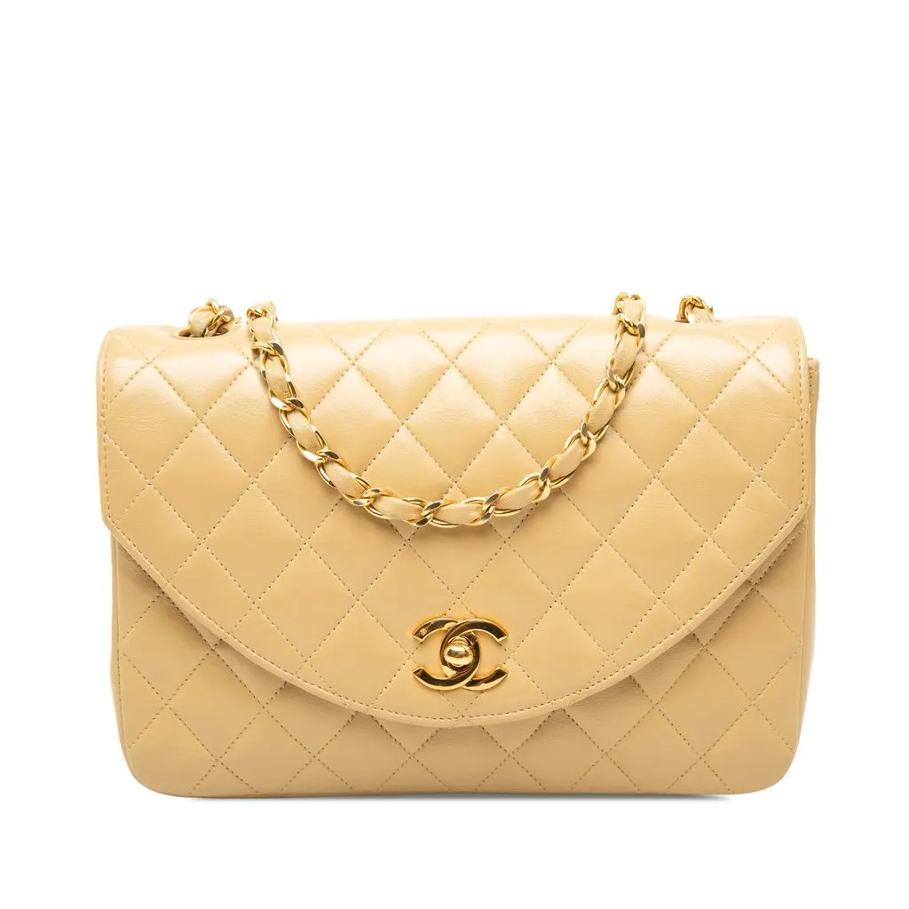 Chanel CC Quilted Lambskin Round Flap Beige Leather Very good - Front View