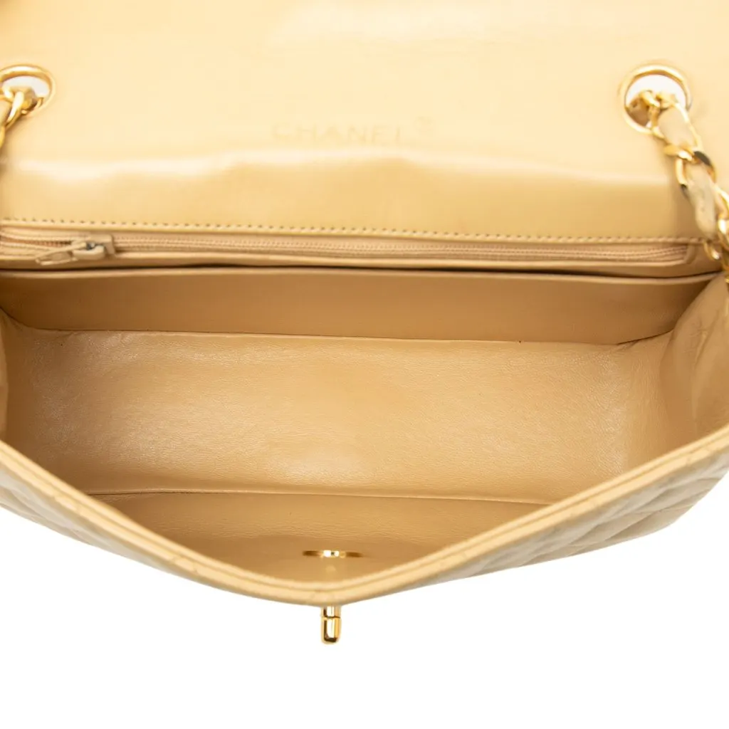 Chanel CC Quilted Lambskin Round Flap Beige Leather Very good - Model View
