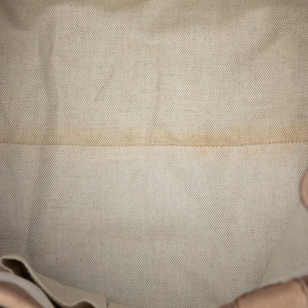 Gucci GG Canvas Running Tote Beige Very good - Model View