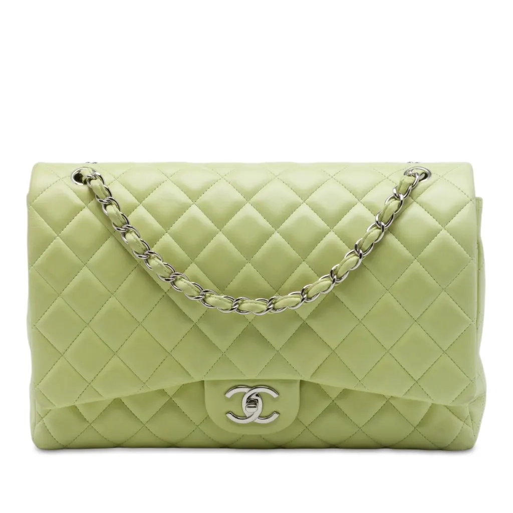 Chanel Maxi Classic Lambskin Double Flap Green Leather Very good - Front View