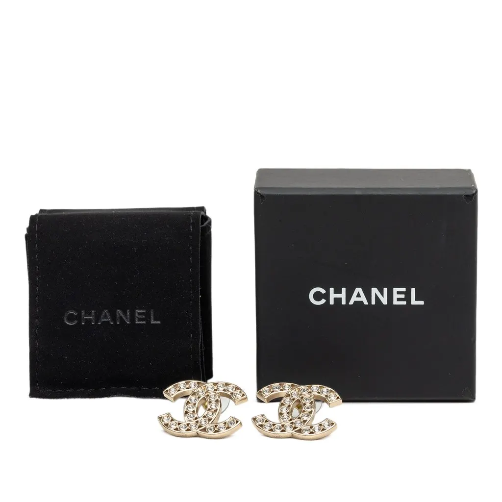 Chanel CC Gold Plated Strass Push Back Earrings Gold Metal Very good - Model View