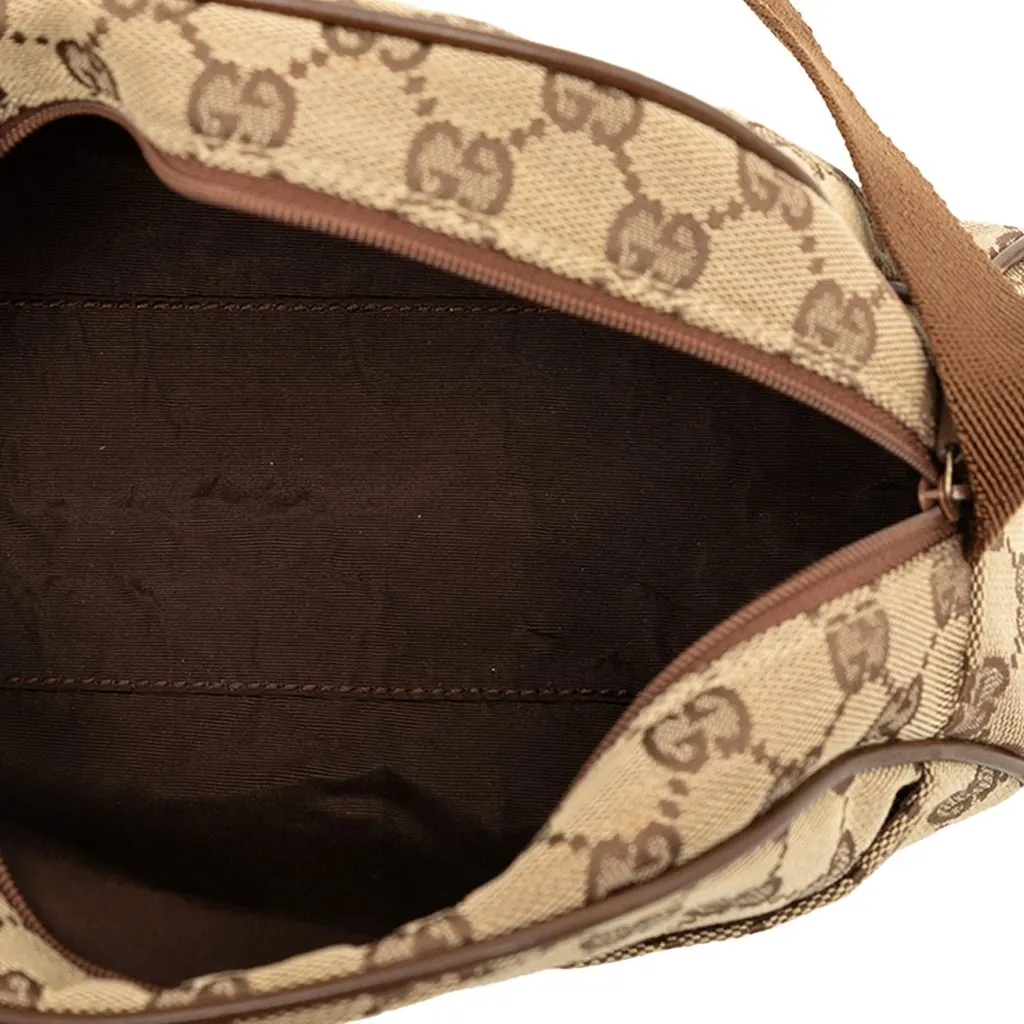 Gucci GG Canvas Shoulder Bag Beige Canvas Very good - Model View