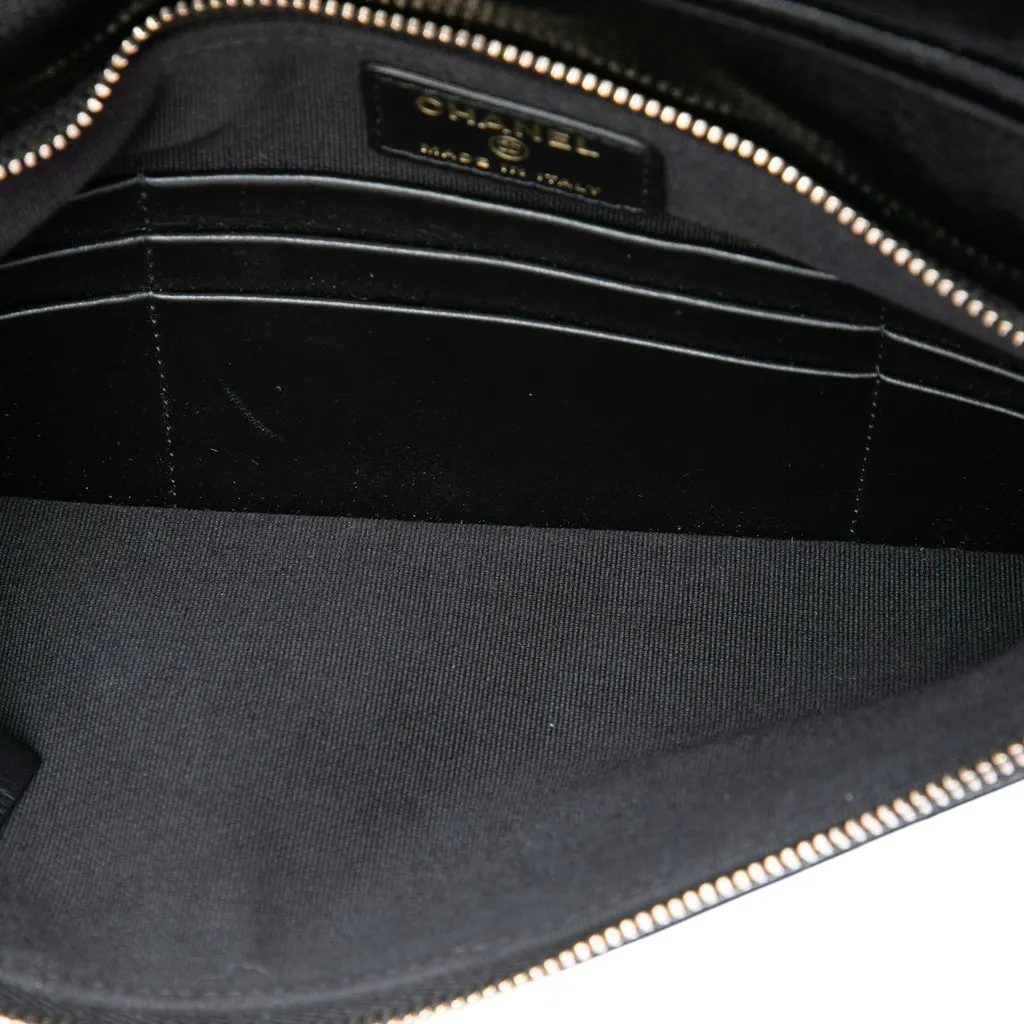 Chanel Shiny Crumpled Calfskin 31 Clutch with Chain Black Leather Very good - Model View