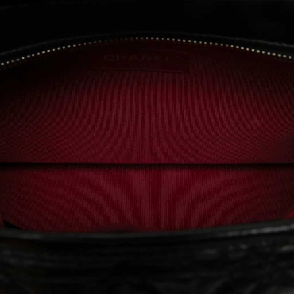 Chanel Medium Aged Calfskin Gabrielle Crossbody Black Leather Very good - Model View