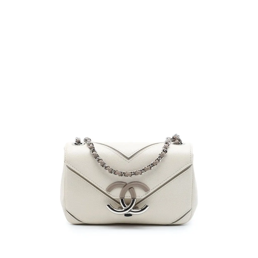 Chanel Small Macro Chevron Caviar Flap White Leather Very good - Front View