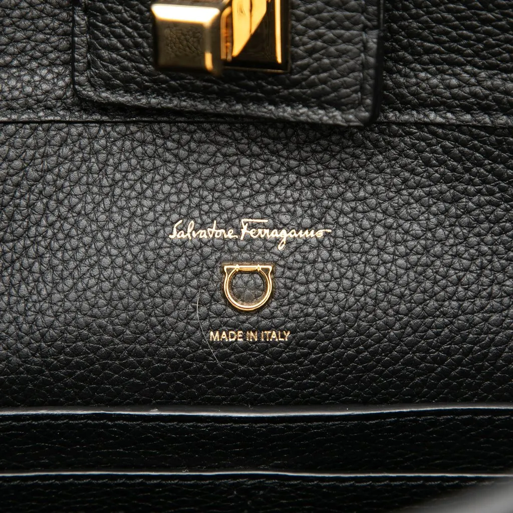 Salvatore Ferragamo Grained Calfskin Studio Bucket Bag Black Leather Very good - Box View