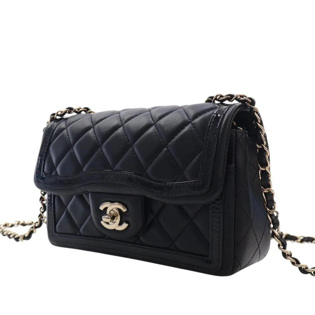 Chanel Mini CC Quilted Shiny Lambskin Half Flap Black Leather Very good - Inside View
