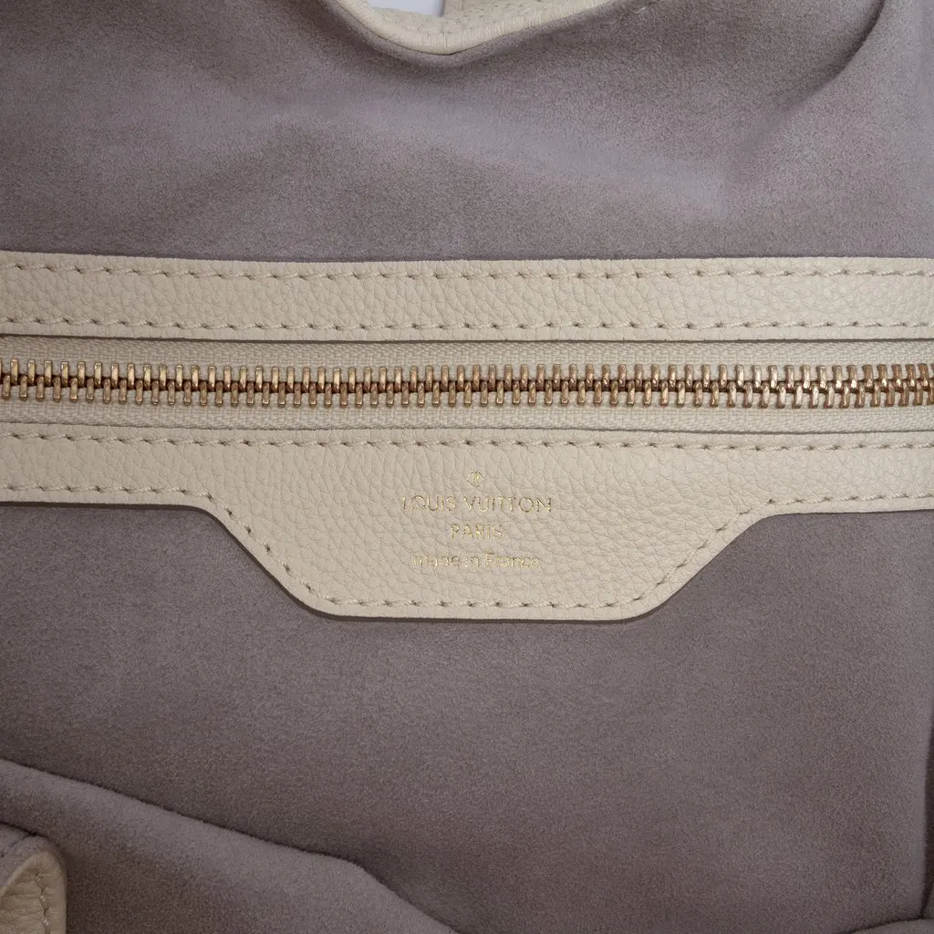Louis Vuitton Monogram Mahina XL White Leather Very good - Box View