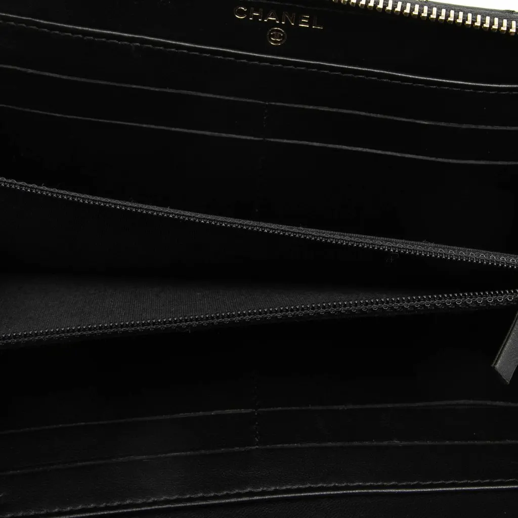 Chanel Bicolor Quilted Lambskin Faux Pearl Ribbon Long Wallet Black Leather Very good - Model View