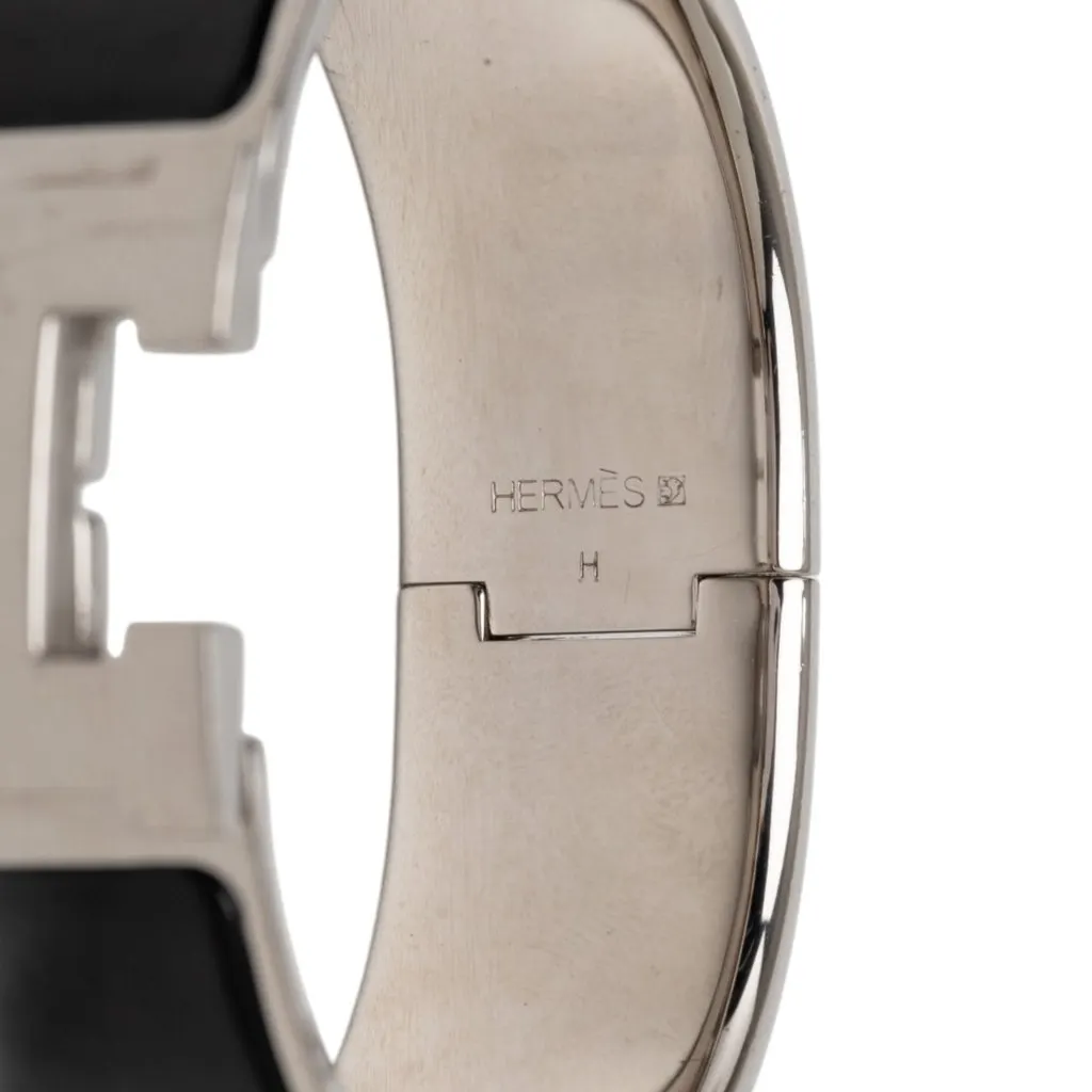 Hermès Wide Enamel Clic Clac H Bracelet PM Black Very good - Model View