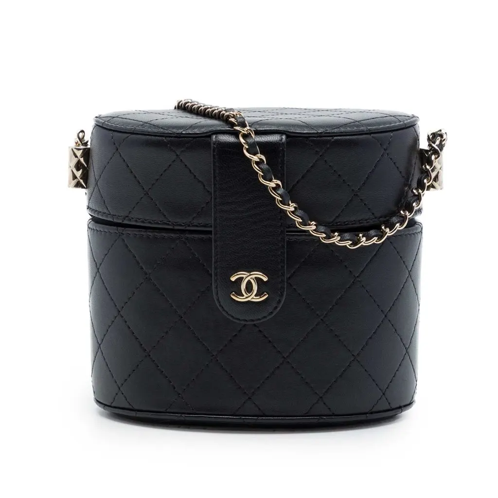 Chanel CC Quilted Lambskin Round Vanity Clutch With Chain Black Leather Very good - Front View
