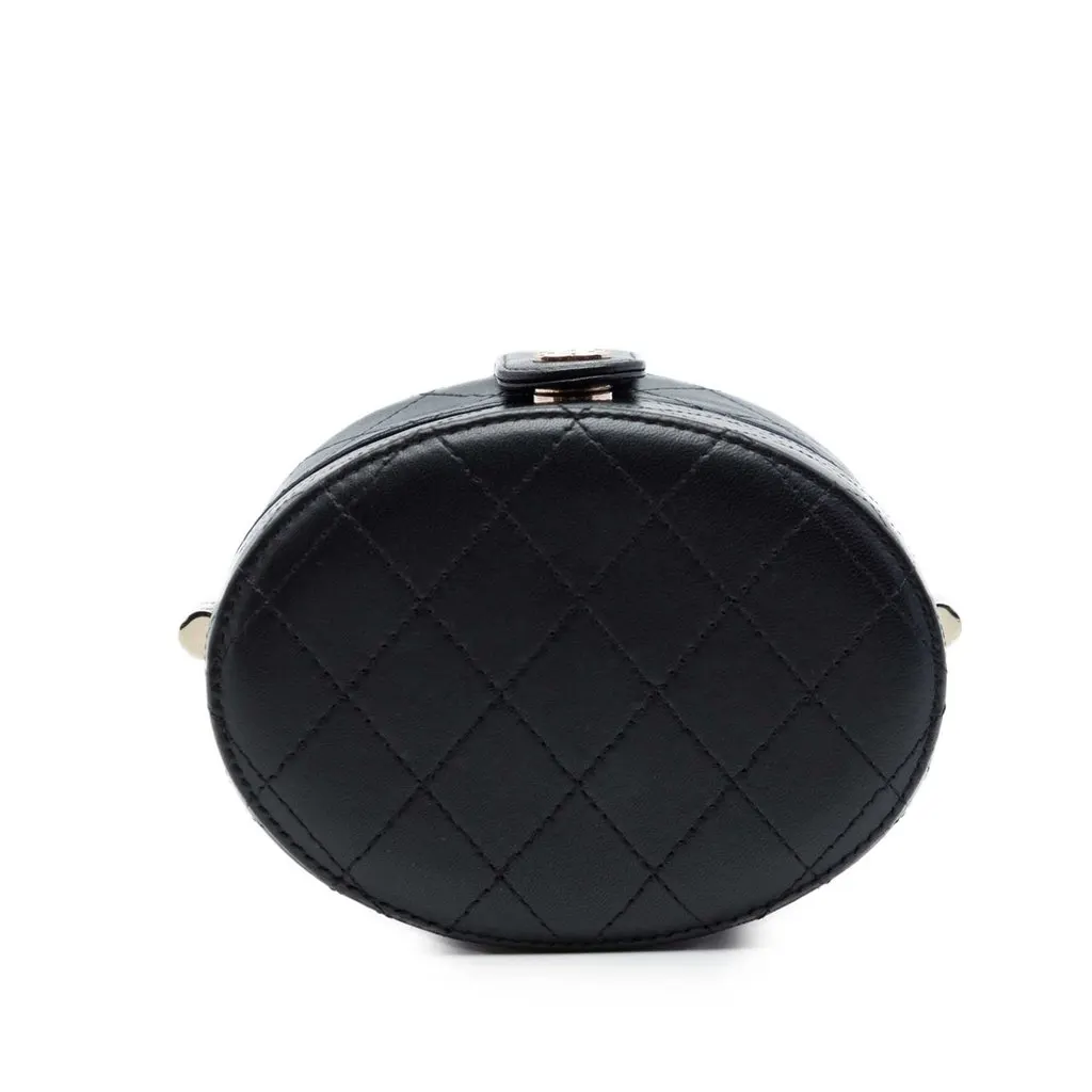 Chanel CC Quilted Lambskin Round Vanity Clutch With Chain Black Leather Very good - Inside View