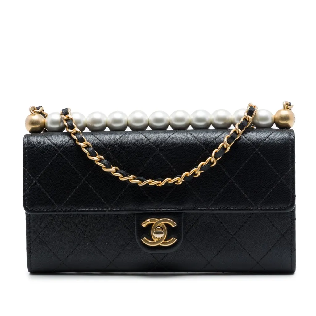 Chanel Quilted Goatskin Chic Pearls Clutch with Chain Black Leather Very good - Front View
