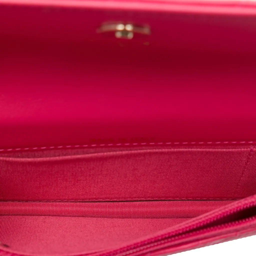 Chanel Quilted Lambskin Maxi Pearls Clutch With Chain Pink Leather Very good - Model View