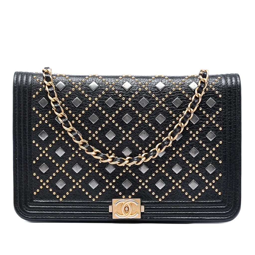 Chanel Studded Grained Calfskin Boy Wallet On Chain Black Leather Very good - Front View
