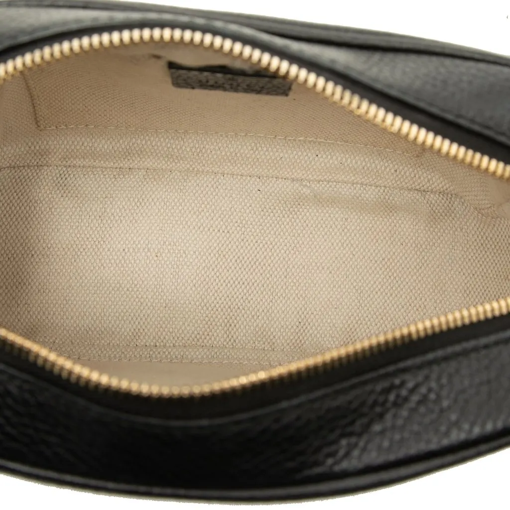 Gucci Calfskin Soho Disco Crossbody Black Leather Good - Model View