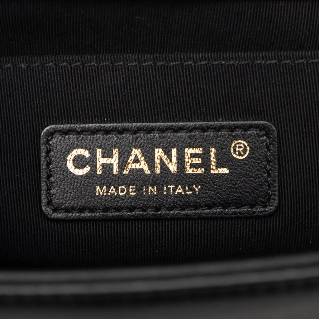 Chanel Old Medium Multicolor Quilted Lambskin Crest Boy Flap White Leather Very good - Box View