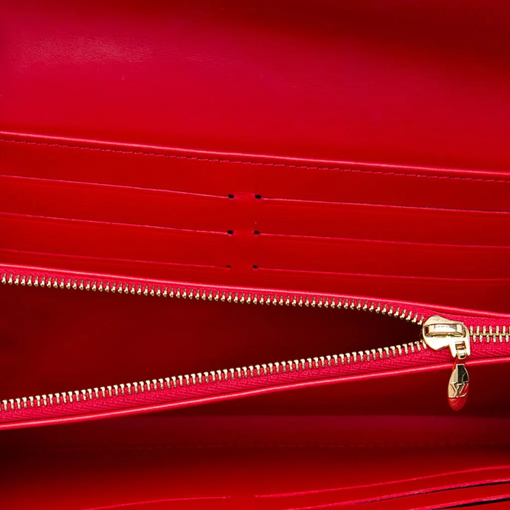 Louis Vuitton Monogram Vernis Chain Wallet Red Leather Good - Model View
