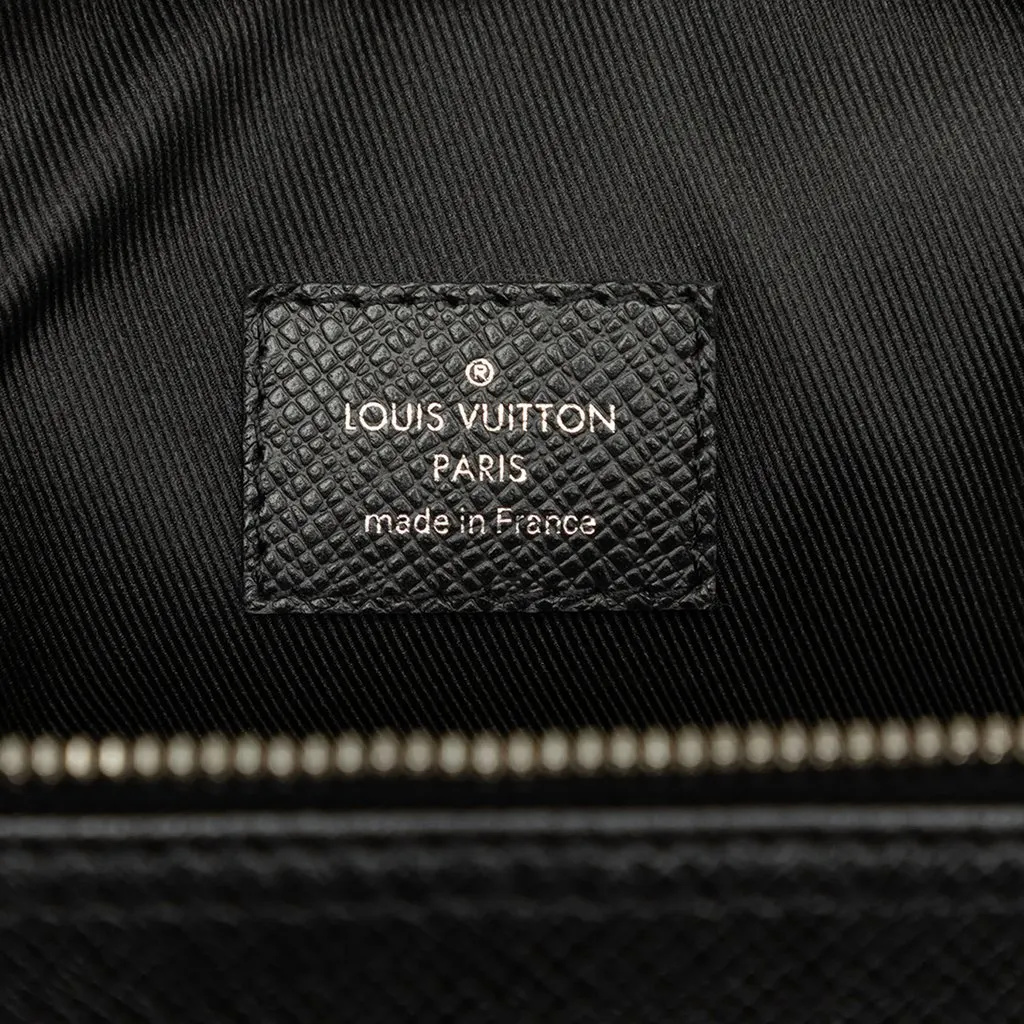 Louis Vuitton Taiga Porte Documents Voyage Black Leather Very good - Box View