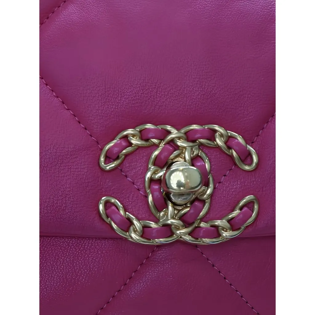 Chanel Medium Lambskin 19 Flap Pink Leather Very good - Box View