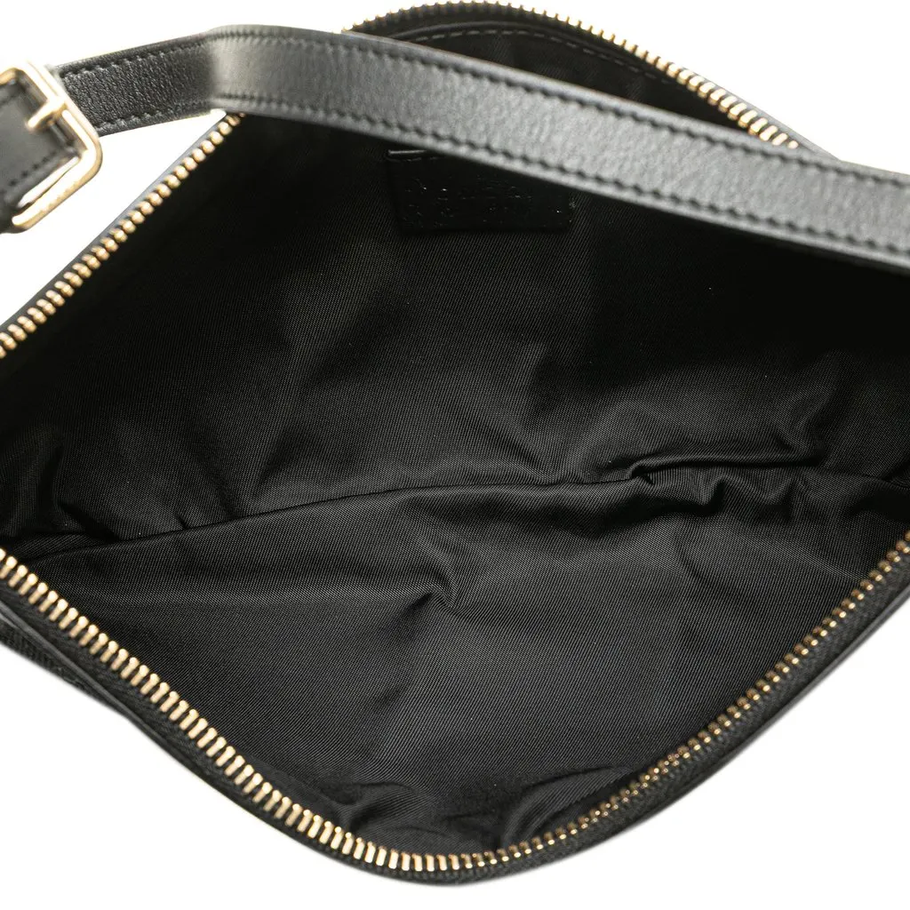 Gucci GG Canvas Interlocking G Shoulder Bag Black Very good - Model View