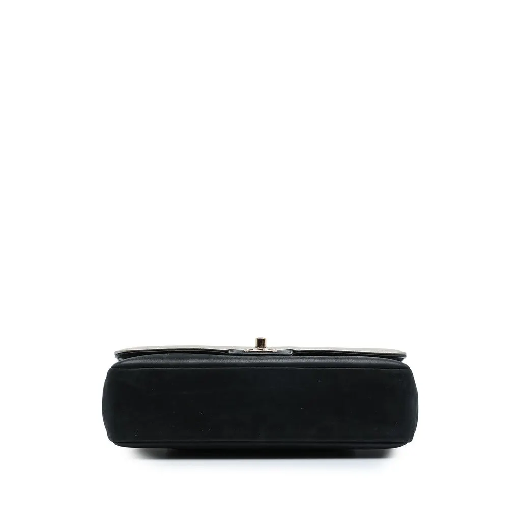Chanel Medium Classic Bicolor Caviar and Iridescent Calfskin Double Flap Silver Leather Very good - Inside View