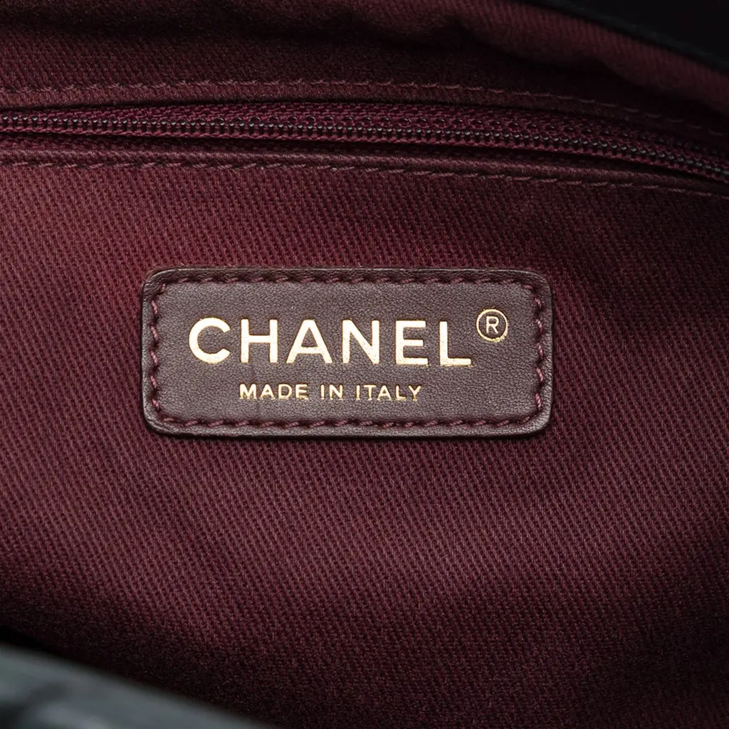 Chanel Large Chevron Surpique Iridescent Calfskin Tote Black Leather Very good - Box View