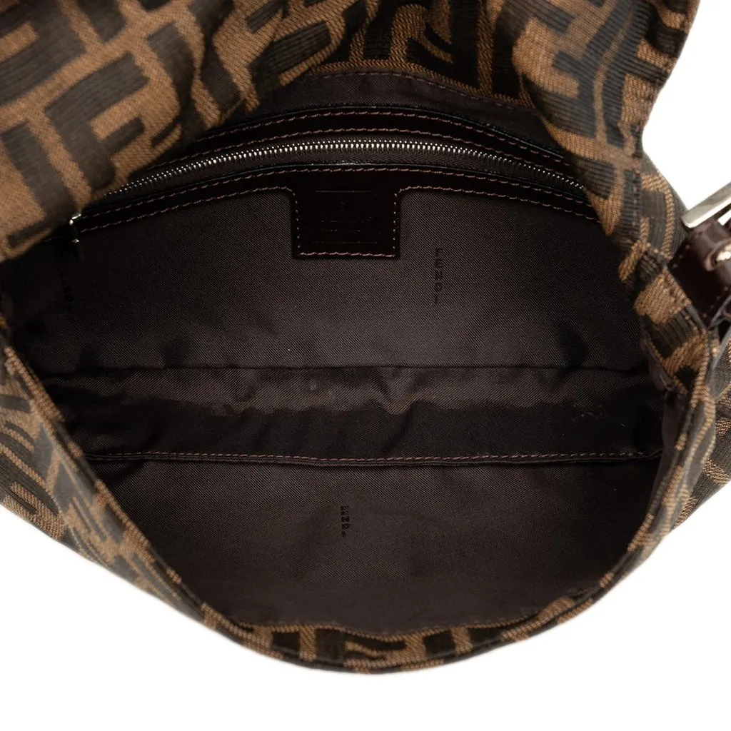 Fendi Zucca Canvas Baguette Brown Very good - Model View